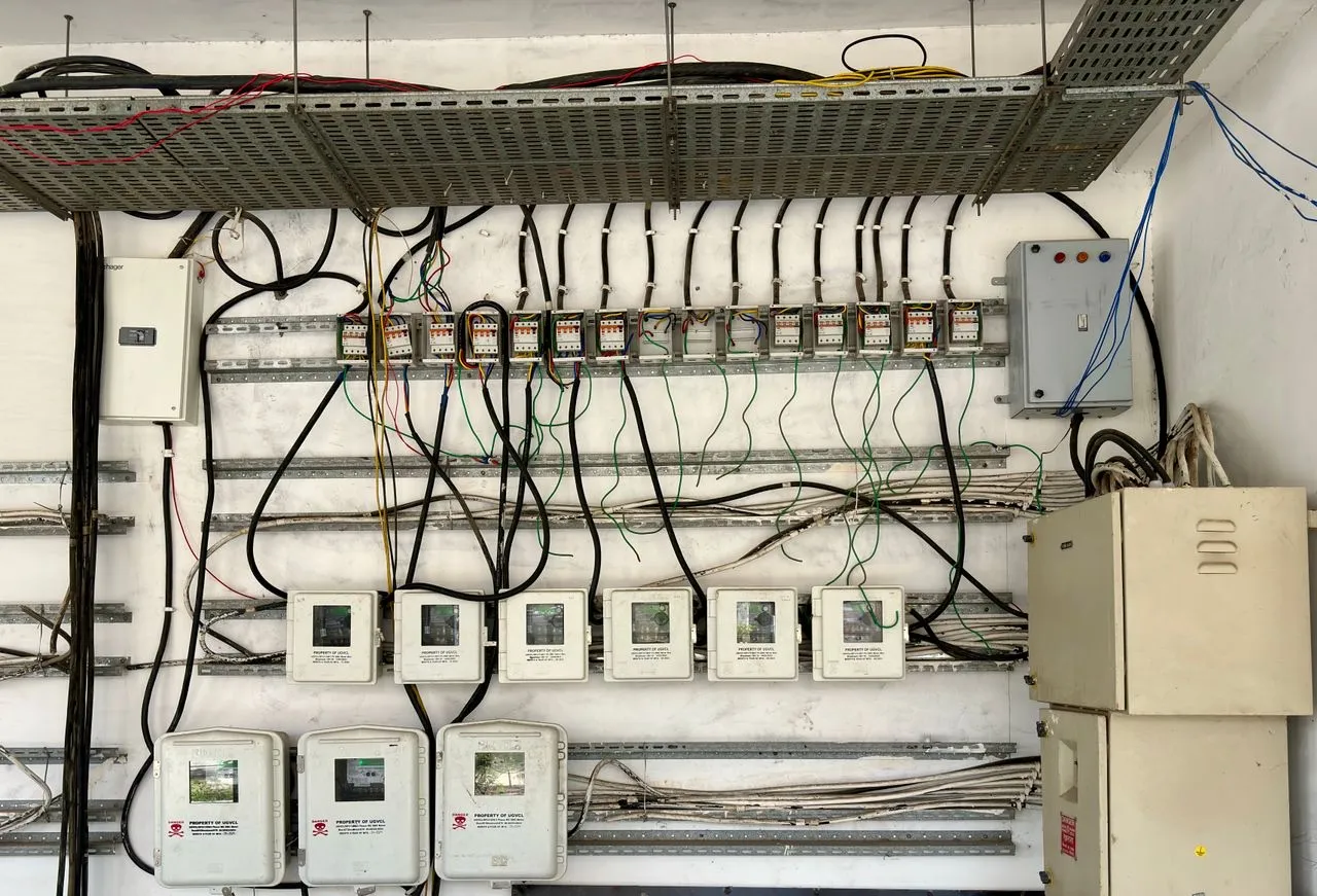 Switchgear, fusibles y cerramientos — Electricidad e instrumentación