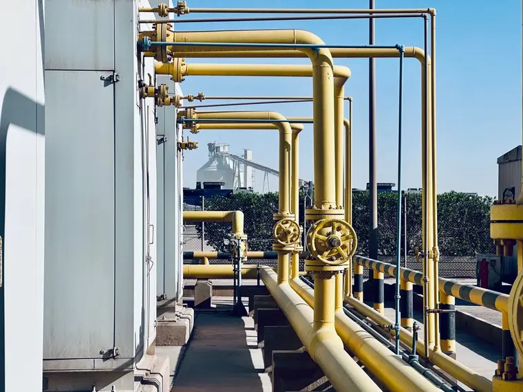 Válvulas de servicio de gas y midstream — Válvulas manuales y accionadas